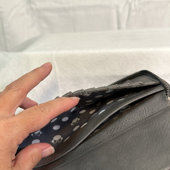 Loungefly Disney Grey Minnie Sequin Bow zip wallet - Picture 6 of 9